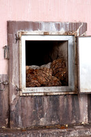 Un four contient 60 tonnes de piñas --- One oven will take 60 tons of piñas.