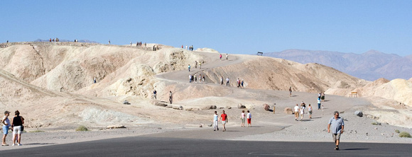 Zabriskie Point est le point de vue le plus populaire de Death Valley - Zabriskie Point is the most visited place in Death Valley