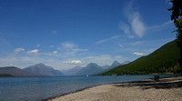 Le magnifique lac Macdonald a 16 km de long -- 16-km long gorgeous Lake Macdonald