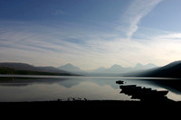 Lumière du matin sur le lac Macdonald -- Lake Macdonal in the morning light