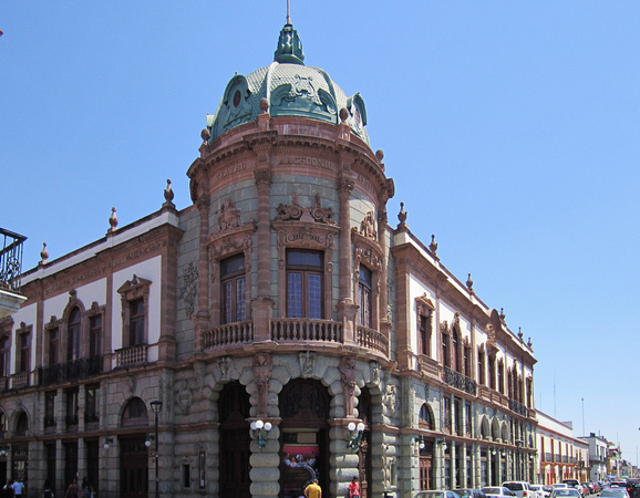 El Teatro Macedonio Alcalá