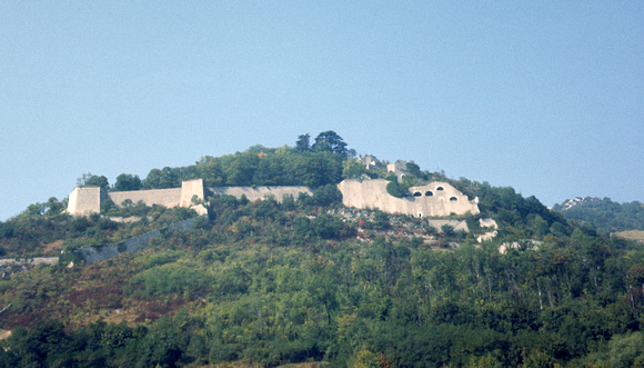 Annecy - Fortifications dans la montagne