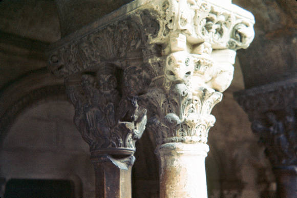 Cloître d'Arles - un chapiteau