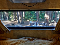 Vue de notre lit au camping de Yosemite Village -- View from our bed at the Yosemite Village Campground
