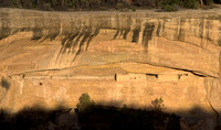 Habitations sur la falaise (années 1100 à 1300) -- Cliff dwellings (years 1100-1300)